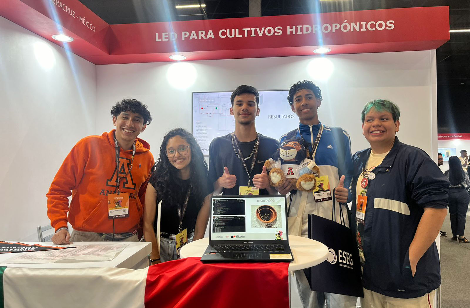 5 / 7 - Destacada Participación de Alumnos de Ingeniería en la 15.a FETEPS en São Paulo, Brasil 5 / 7 - Destacada Participación de Alumnos de Ingeniería en la 15.a FETEPS en São Paulo, Brasil