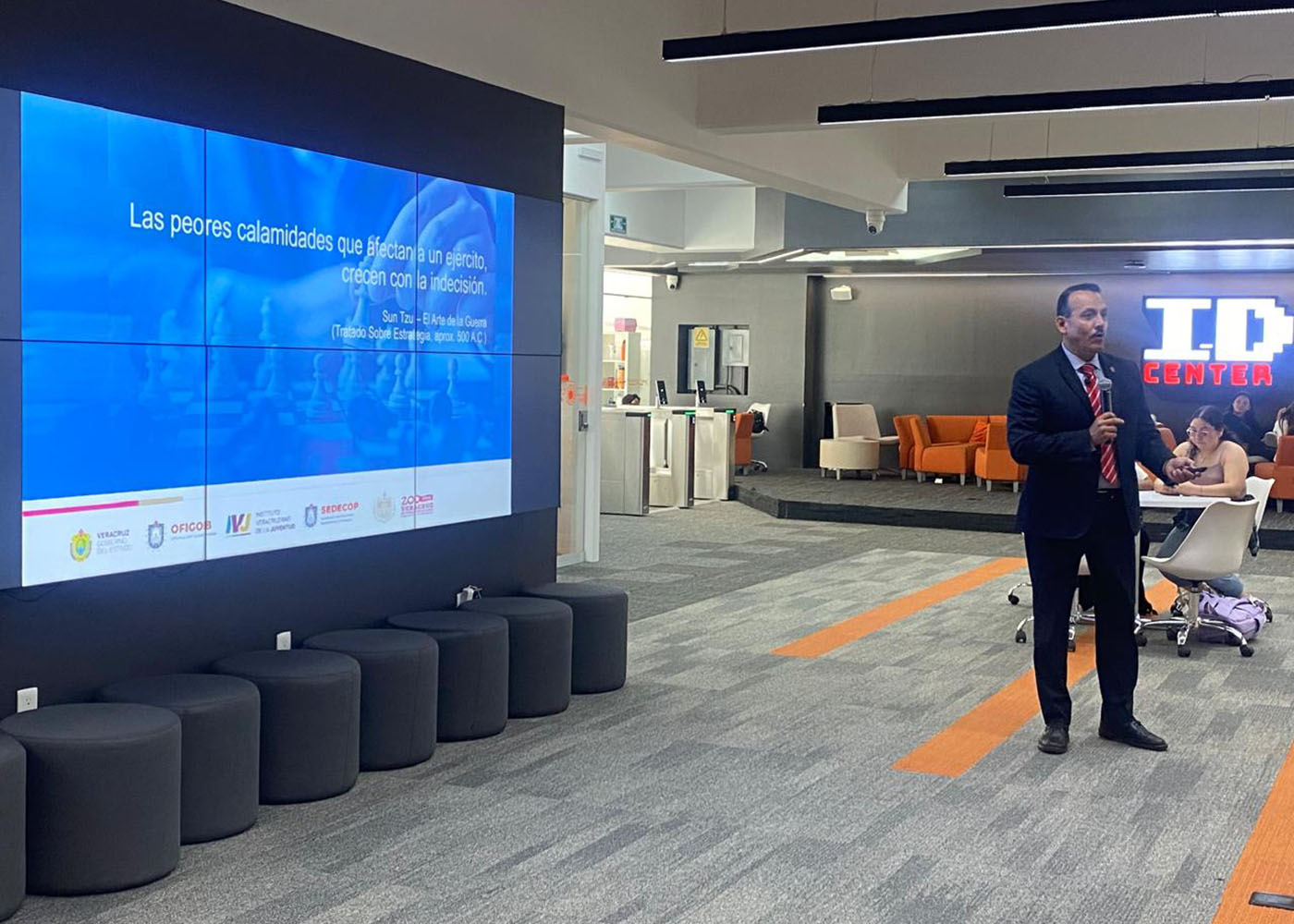 1 / 9 - Emprendimiento en Veracruz: Oportunidades y Tendencias 1 / 9 - Emprendimiento en Veracruz: Oportunidades y Tendencias