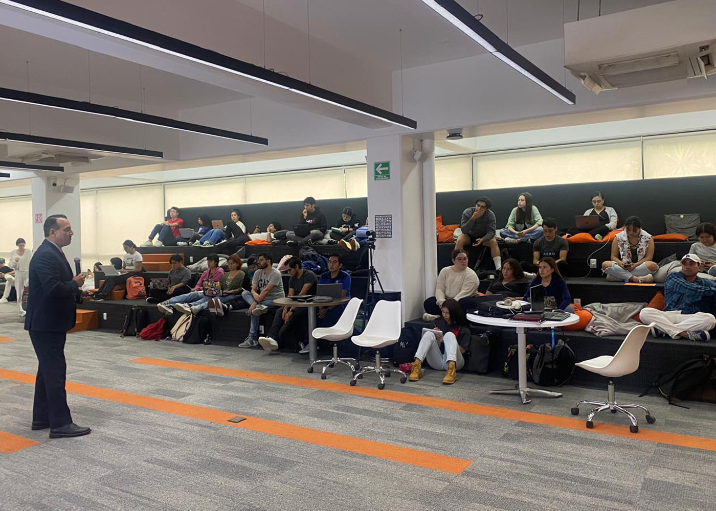 2 / 9 - Emprendimiento en Veracruz: Oportunidades y Tendencias 2 / 9 - Emprendimiento en Veracruz: Oportunidades y Tendencias