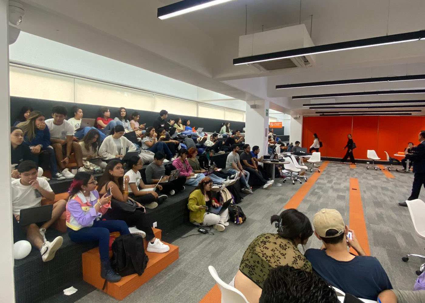 3 / 9 - Emprendimiento en Veracruz: Oportunidades y Tendencias 3 / 9 - Emprendimiento en Veracruz: Oportunidades y Tendencias