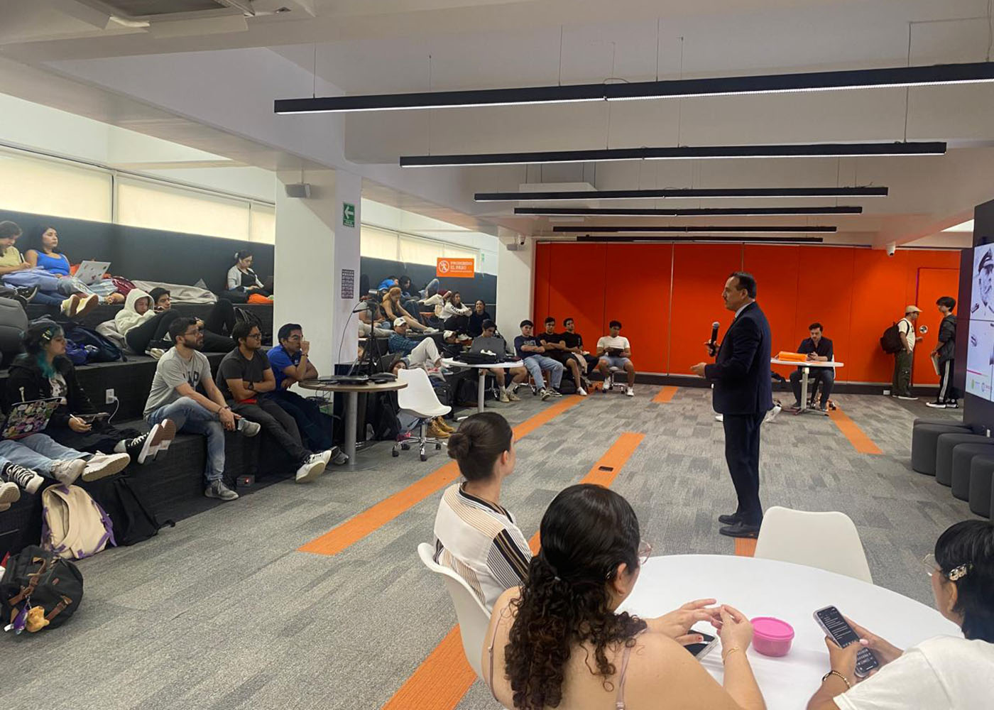 4 / 9 - Emprendimiento en Veracruz: Oportunidades y Tendencias 4 / 9 - Emprendimiento en Veracruz: Oportunidades y Tendencias