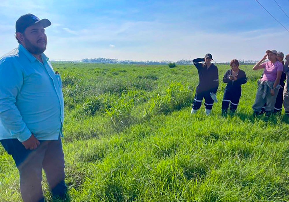 1 / 5 - Alumnos de Medicina Veterinaria y Zootecnia Visitan el Rancho Ganadero Santa Rita 1 / 5 - Alumnos de Medicina Veterinaria y Zootecnia Visitan el Rancho Ganadero Santa Rita