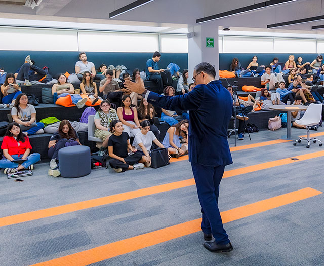 Emprender vs Redes Sociales: ¿Qué hacemos?