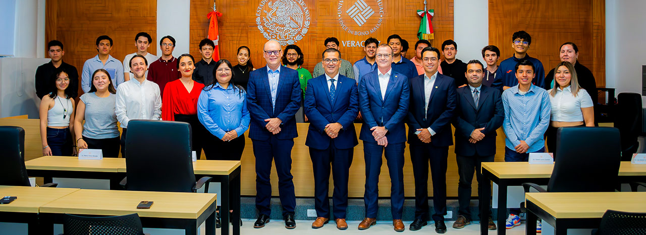 Firma de Convenio de Colaboración con Fischer