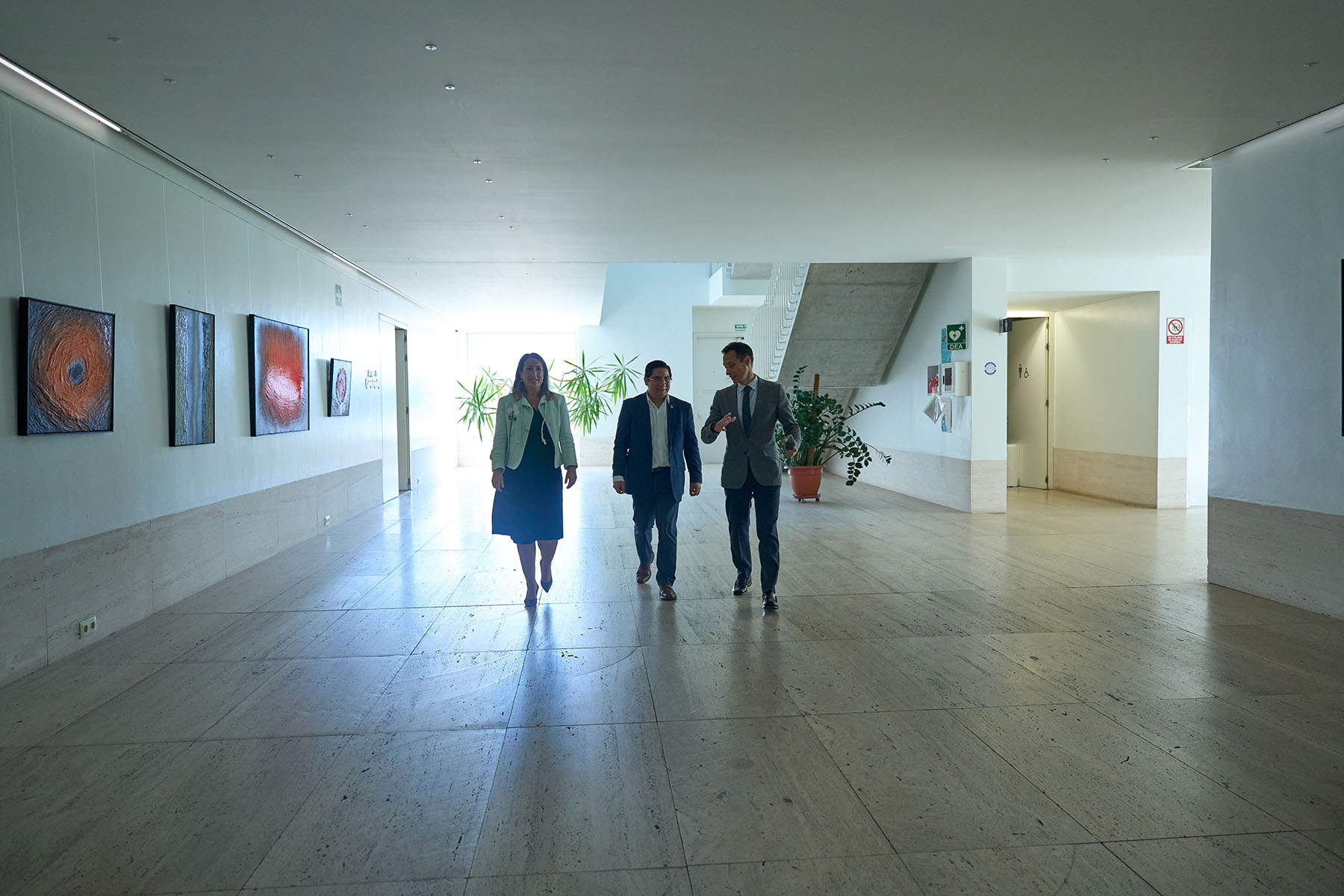 2 / 9 - Fortaleciendo Lazos Internacionales: Visita del Vicerrector a la Universidad San Jorge de