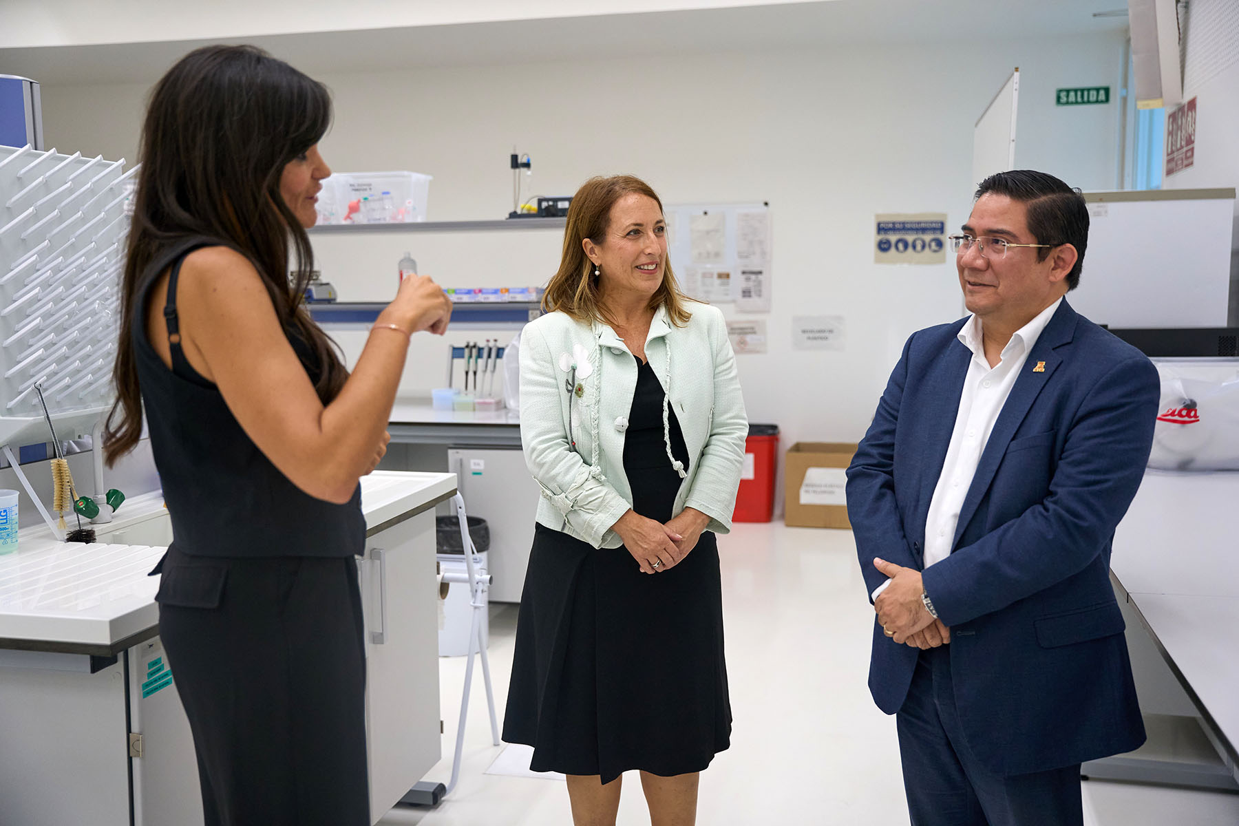 4 / 9 - Fortaleciendo Lazos Internacionales: Visita del Vicerrector a la Universidad San Jorge de