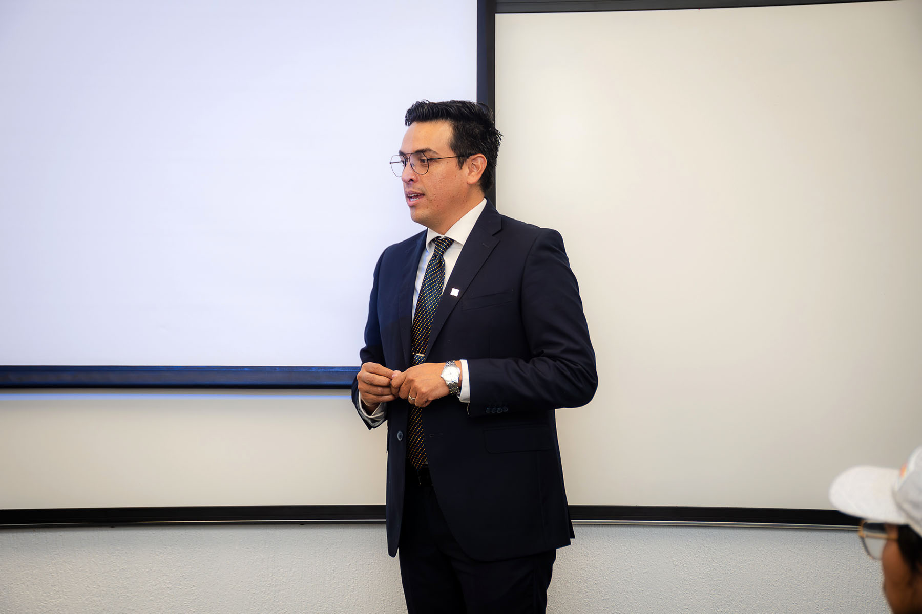 20 / 24 - Inicio de las Maestrías en Economía y Negocios y en Tecnologías de Información e