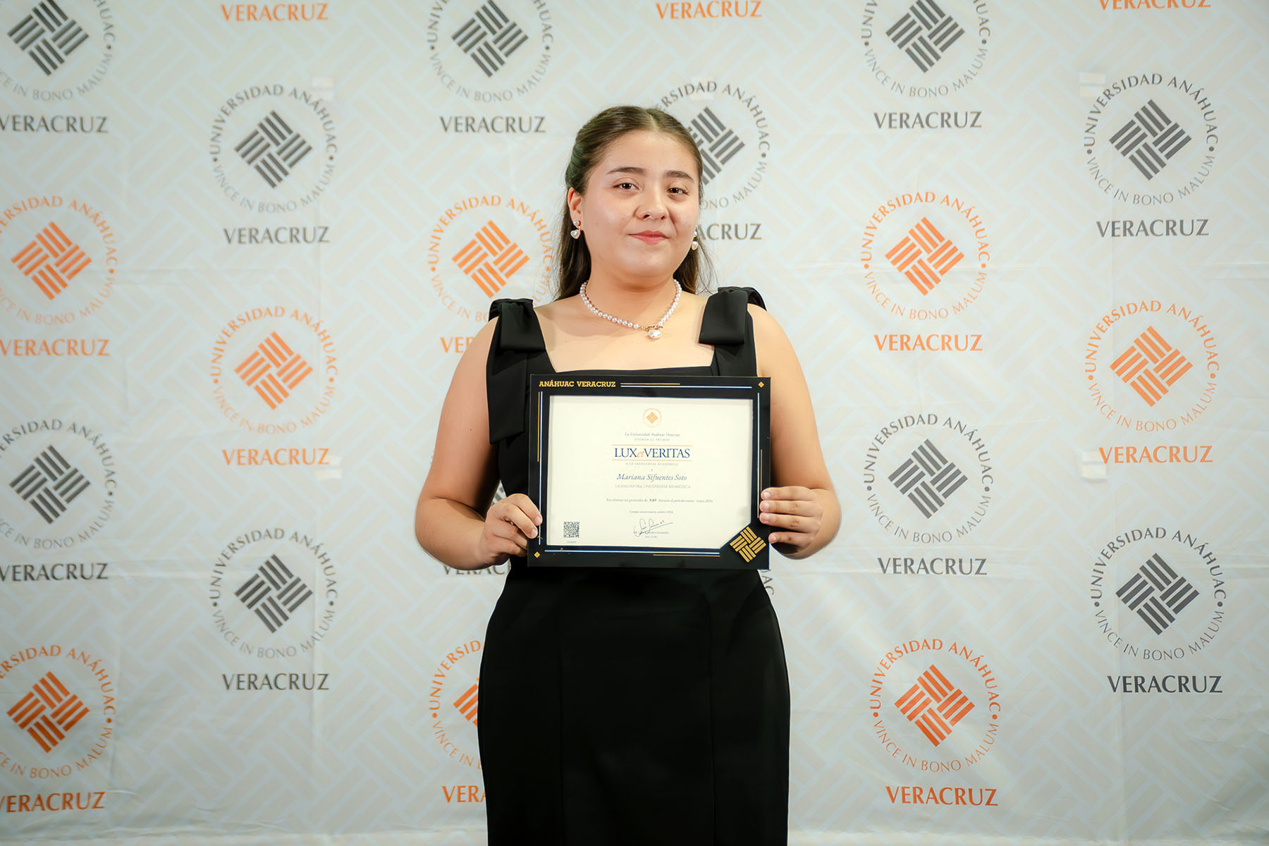 18 / 69 - Entrega de Premios Lux et Veritas y Ser Anáhuac: Galería 18 / 69 - Entrega de Premios Lux et Veritas y Ser Anáhuac: Galería