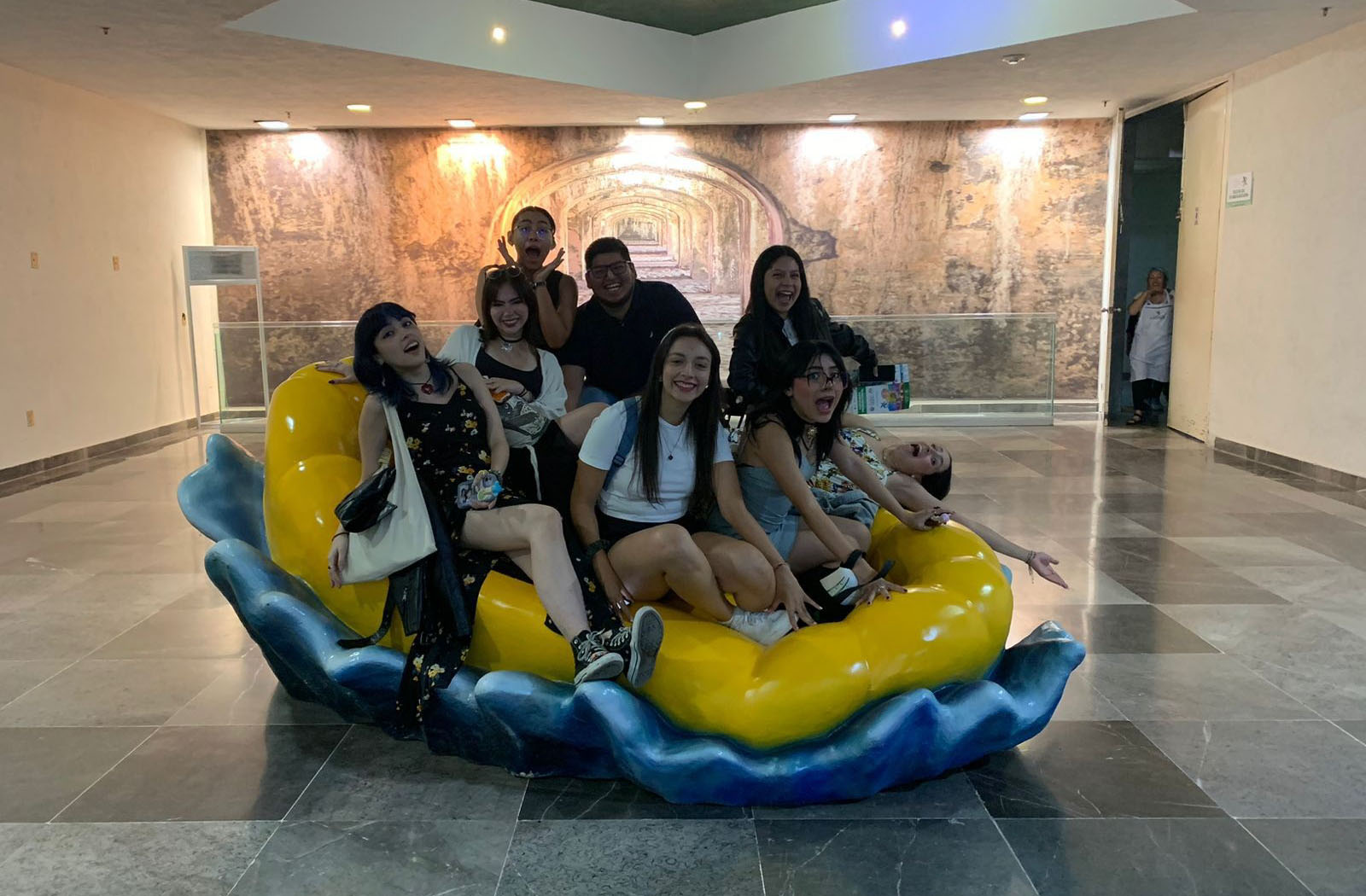 2 / 6 - Estudiantes de Turismo Internacional Asisten a la Sexta Edición del Tianguis Nacional de 2 / 6 - Estudiantes de Turismo Internacional Asisten a la Sexta Edición del Tianguis Nacional de
