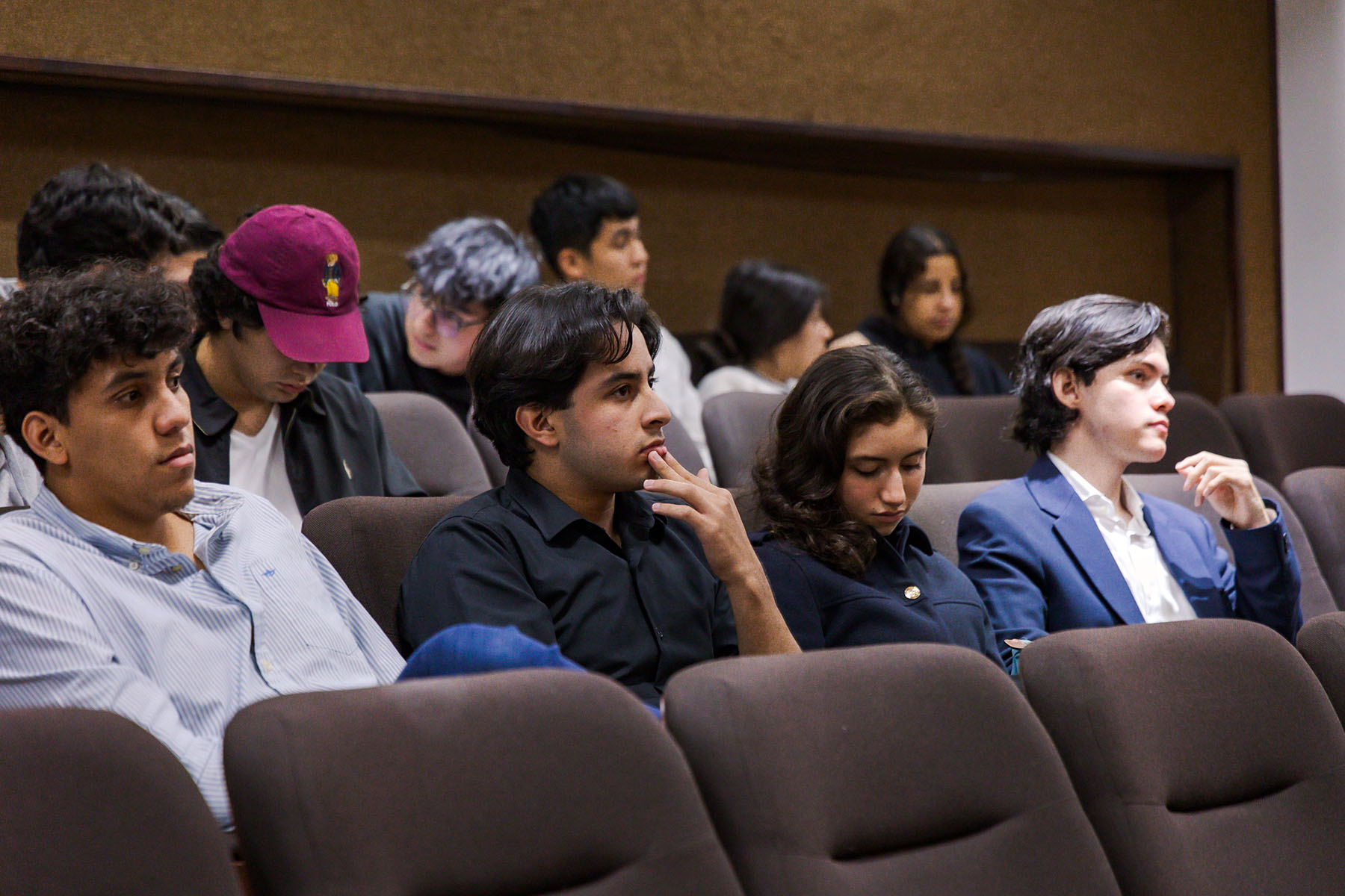 6 / 11 - Alumnos de la Escuela de Derecho Presentan el Foro Ética Profesional del Abogado 6 / 11 - Alumnos de la Escuela de Derecho Presentan el Foro Ética Profesional del Abogado