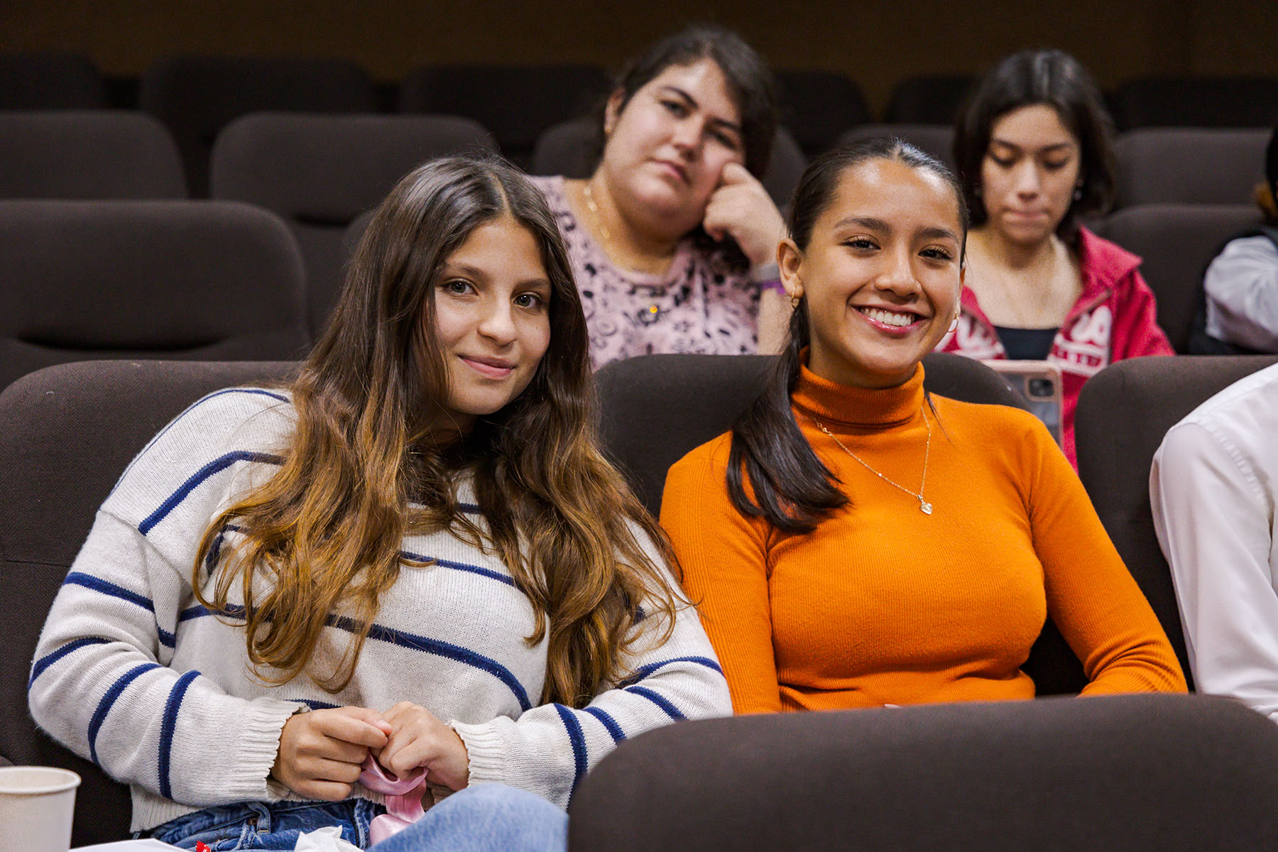 7 / 11 - Alumnos de la Escuela de Derecho Presentan el Foro Ética Profesional del Abogado 7 / 11 - Alumnos de la Escuela de Derecho Presentan el Foro Ética Profesional del Abogado