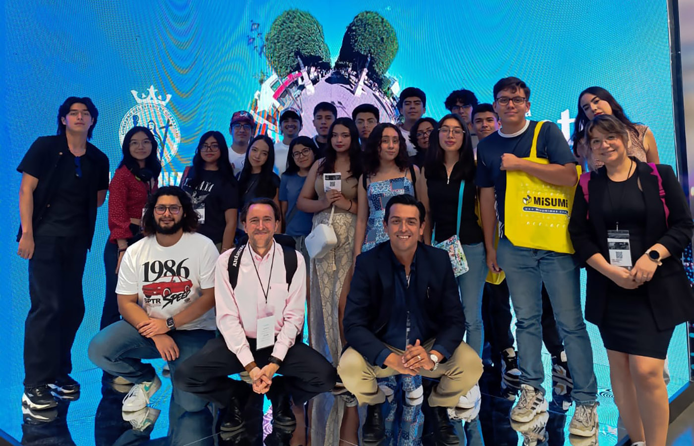 1 / 2 - Alumnos de Ingeniería Asisten a la Hannover Messe 2024 en León, Evento Líder en 1 / 2 - Alumnos de Ingeniería Asisten a la Hannover Messe 2024 en León, Evento Líder en