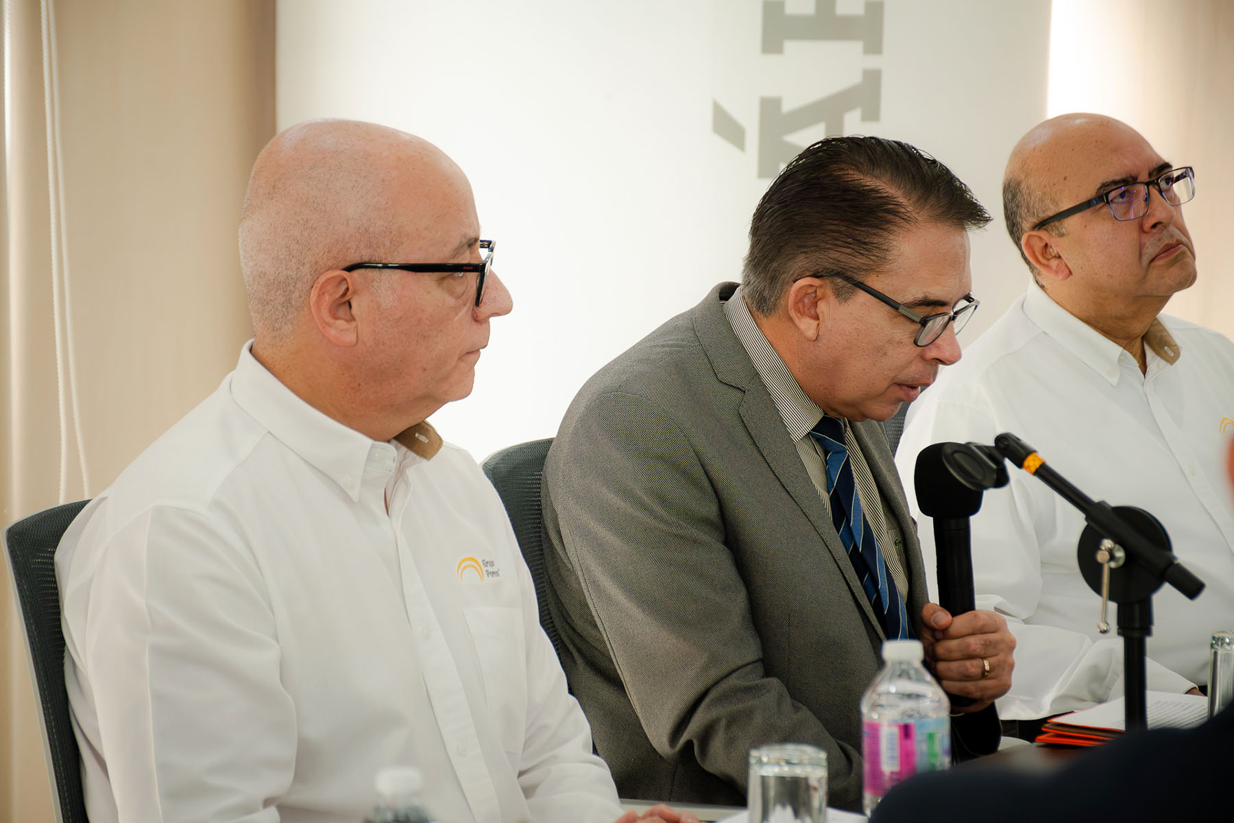 2 / 57 - Firma de Convenio con Asociación de Avicultores de Córdoba y Laboratorio Cordobés de