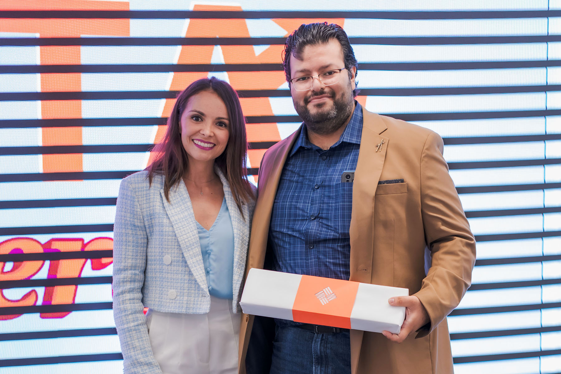 27 / 70 - La Meta Está Cerca: Clausura de la Maestría en Economía y Negocios para Grupo