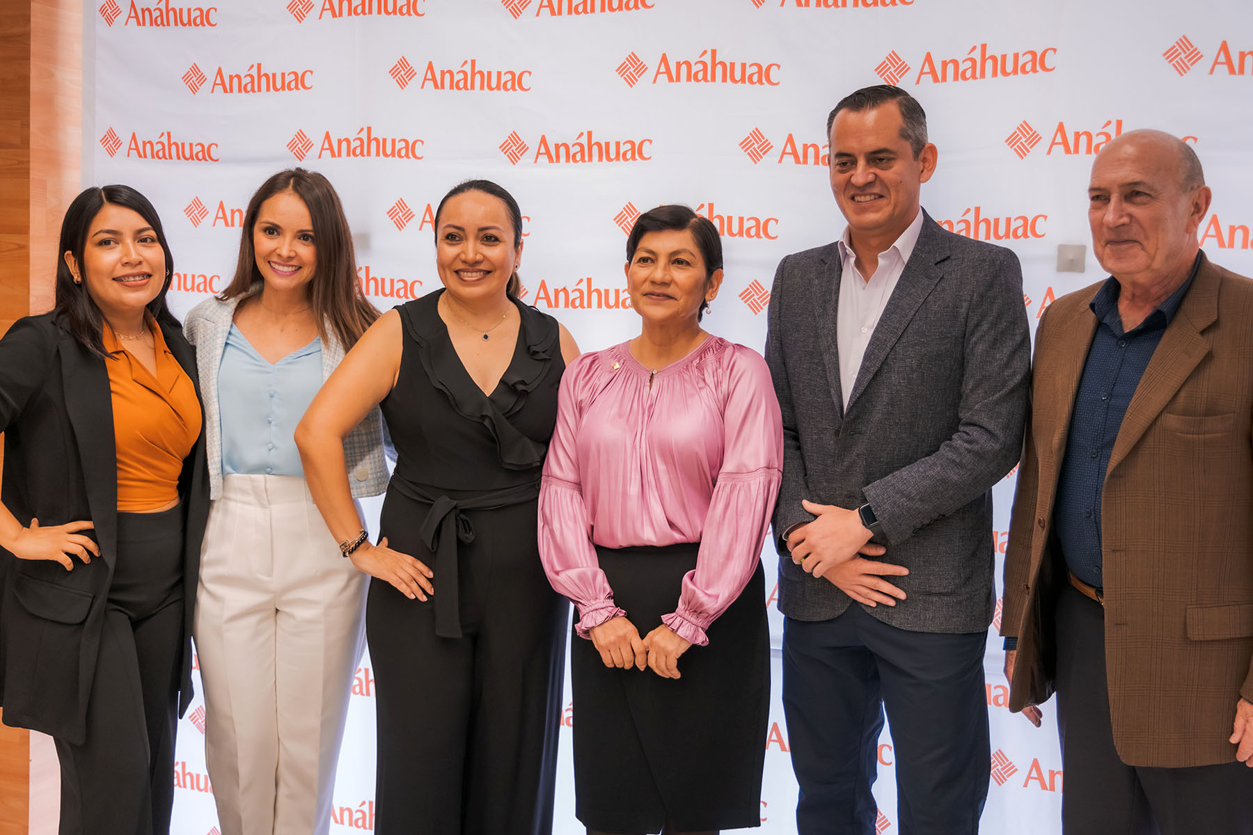 40 / 70 - La Meta Está Cerca: Clausura de la Maestría en Economía y Negocios para Grupo