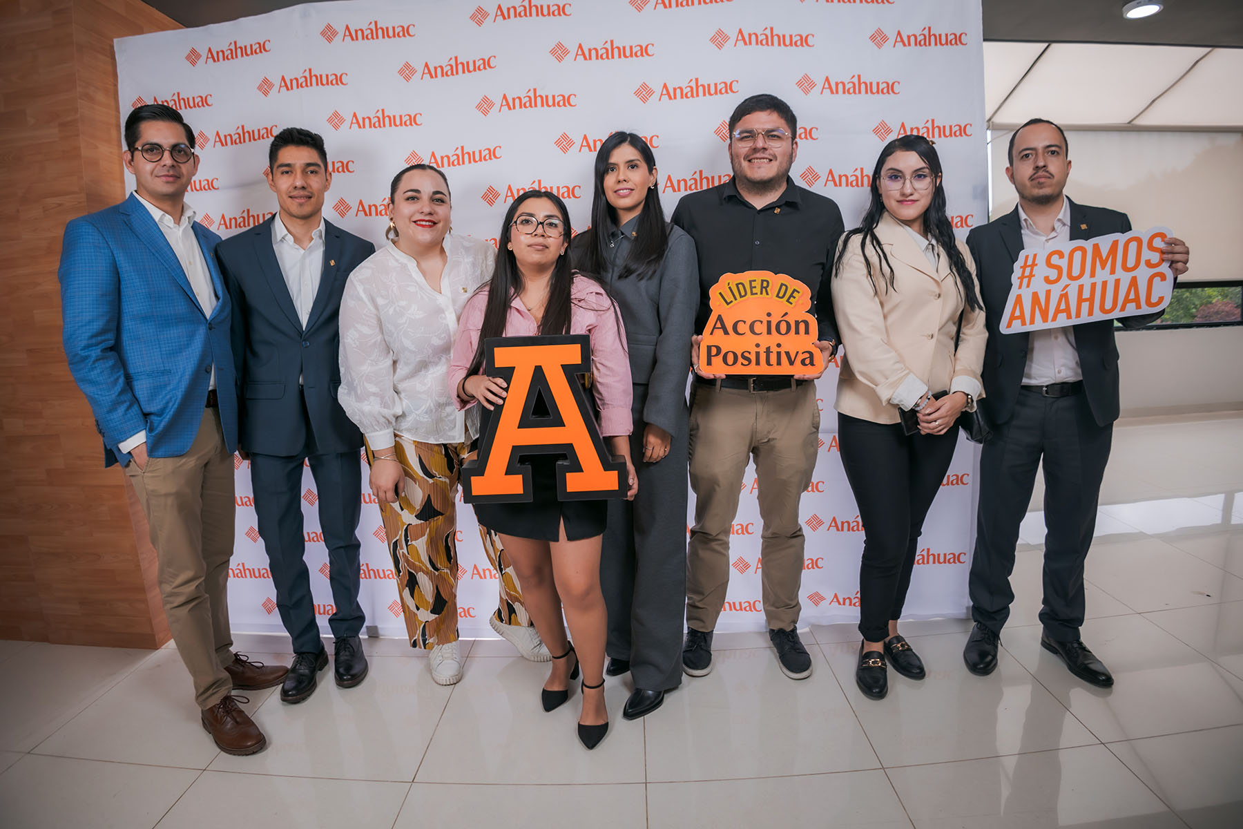 49 / 70 - La Meta Está Cerca: Clausura de la Maestría en Economía y Negocios para Grupo