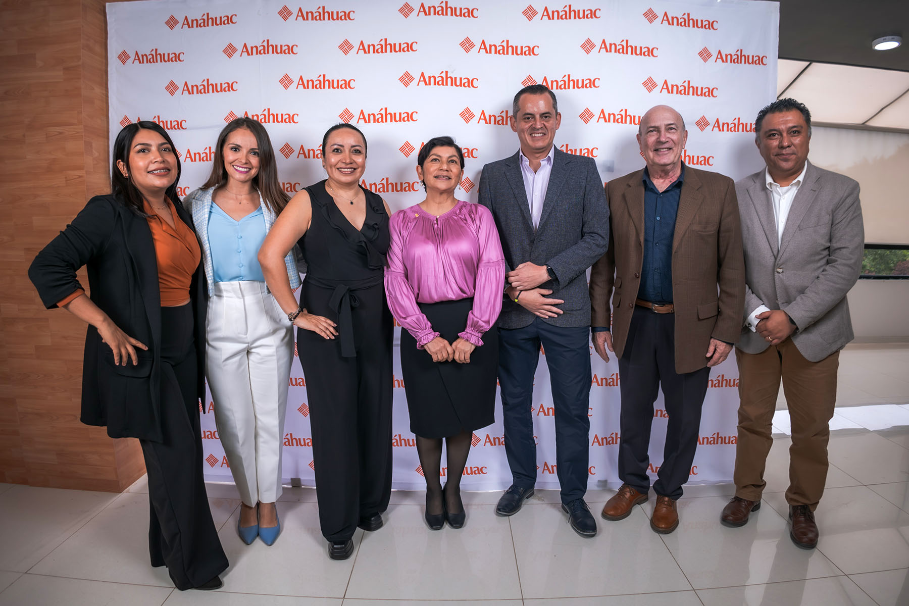 54 / 70 - La Meta Está Cerca: Clausura de la Maestría en Economía y Negocios para Grupo