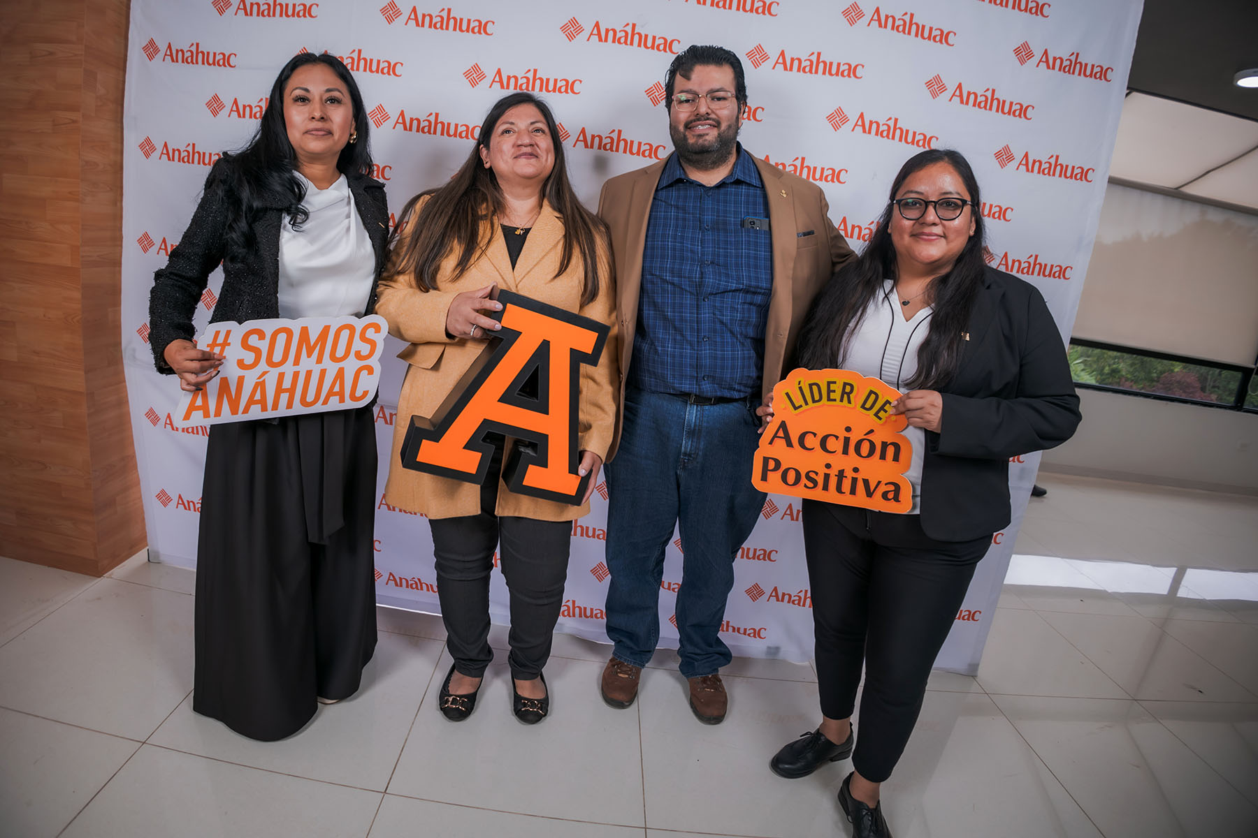 58 / 70 - La Meta Está Cerca: Clausura de la Maestría en Economía y Negocios para Grupo