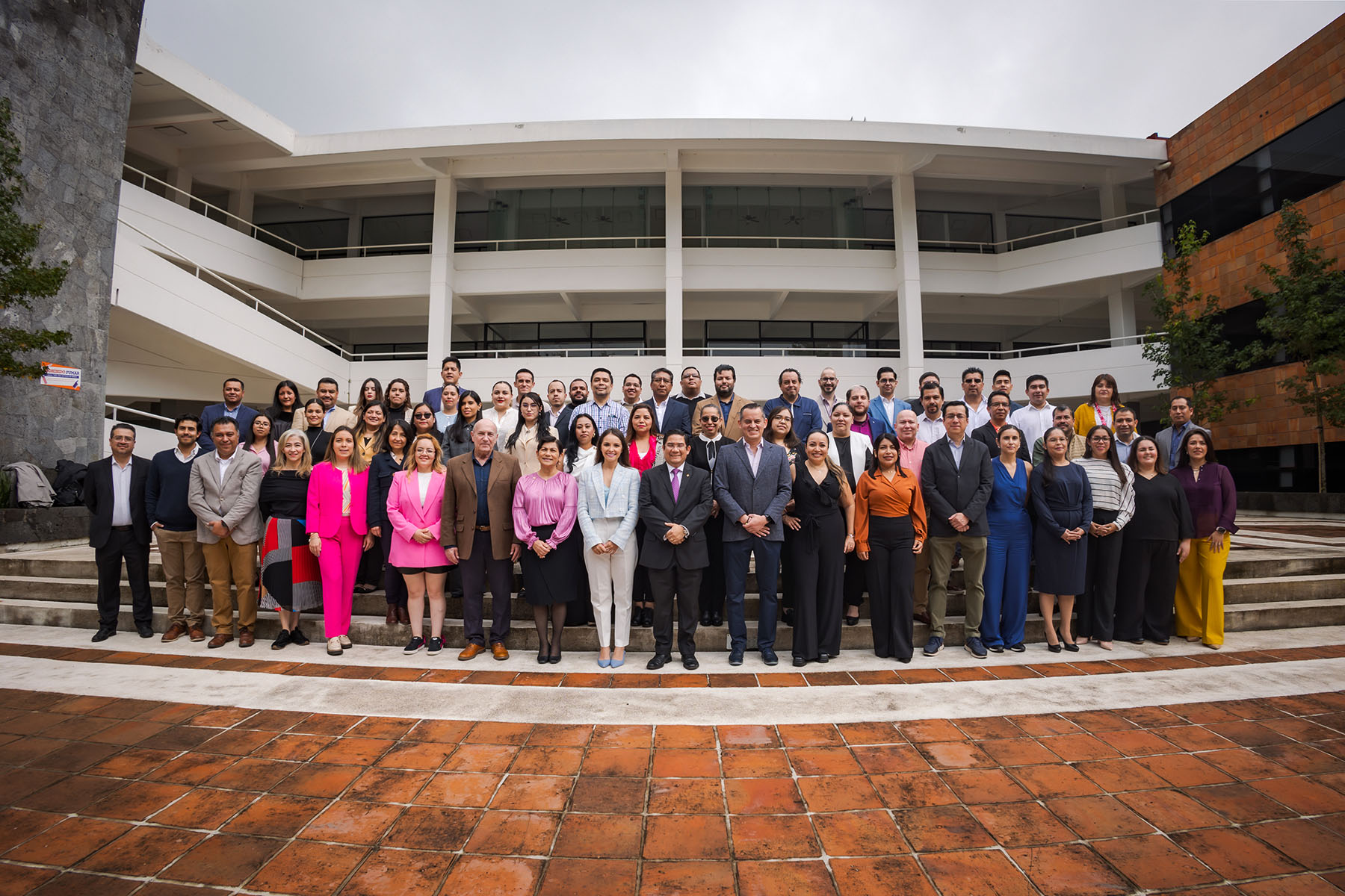65 / 70 - La Meta Está Cerca: Clausura de la Maestría en Economía y Negocios para Grupo