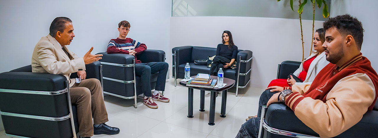 Visita de los Estudiantes de Incoming a Rectoría: Una Grata Experiencia Internacional