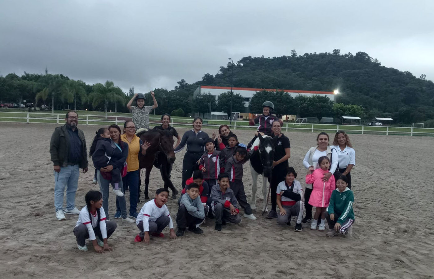9 / 9 - Proximidad Social en el Centro Ecuestre con la Escuela Primaria Guillermo A. Sherwell 9 / 9 - Proximidad Social en el Centro Ecuestre con la Escuela Primaria Guillermo A. Sherwell