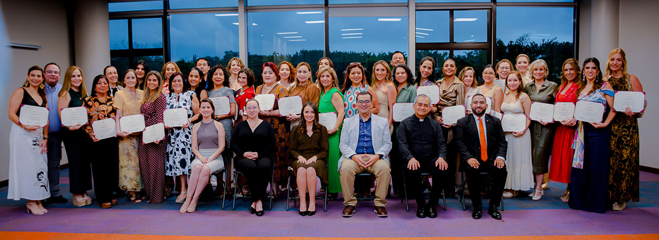 Clausura de los Diplomados en Desarrollo Integral, en Duelo y Resiliencia y en Diseño de Espacios