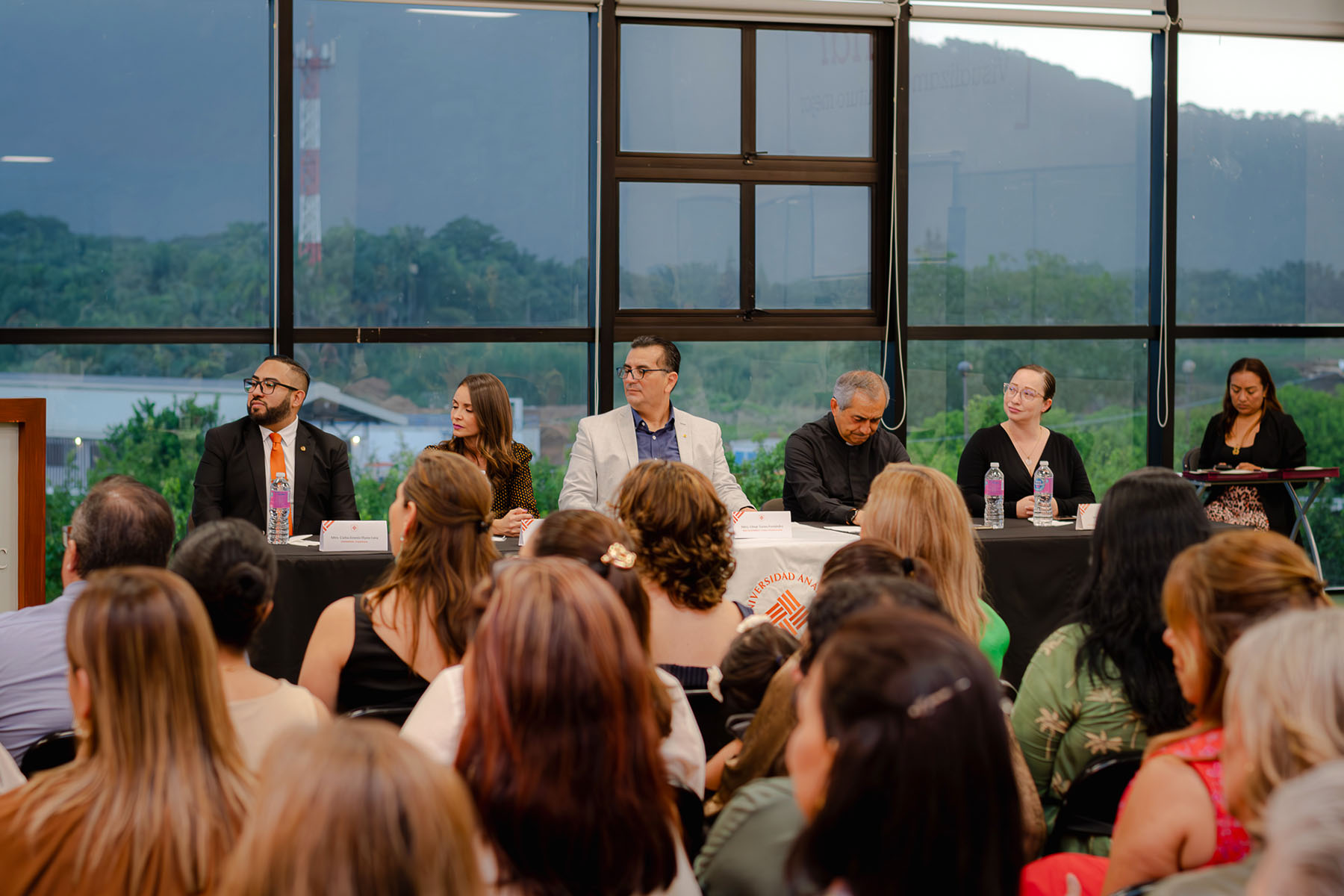 23 / 76 - Clausura de los Diplomados en Desarrollo Integral, en Duelo y Resiliencia y en Diseño
