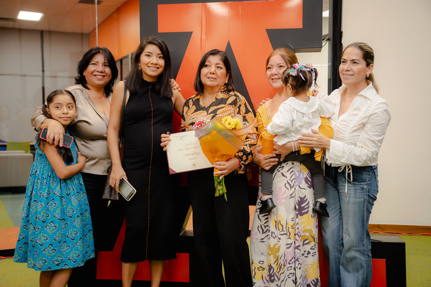 56 / 76 - Clausura de los Diplomados en Desarrollo Integral, en Duelo y Resiliencia y en Diseño