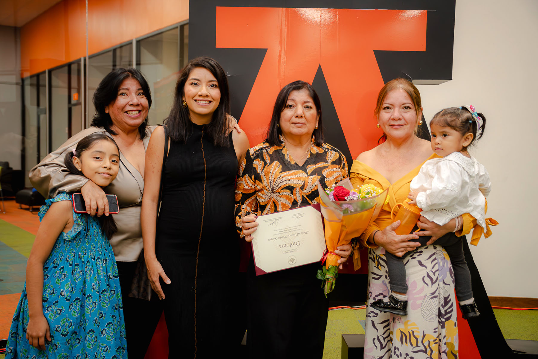 58 / 76 - Clausura de los Diplomados en Desarrollo Integral, en Duelo y Resiliencia y en Diseño