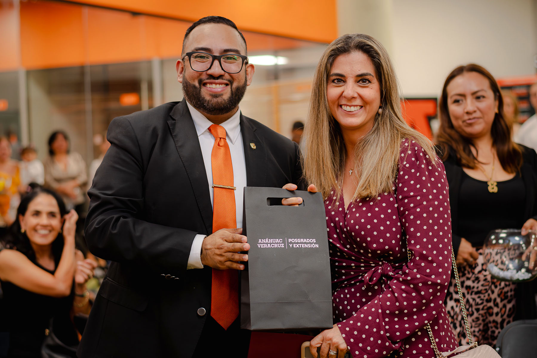 76 / 76 - Clausura de los Diplomados en Desarrollo Integral, en Duelo y Resiliencia y en Diseño