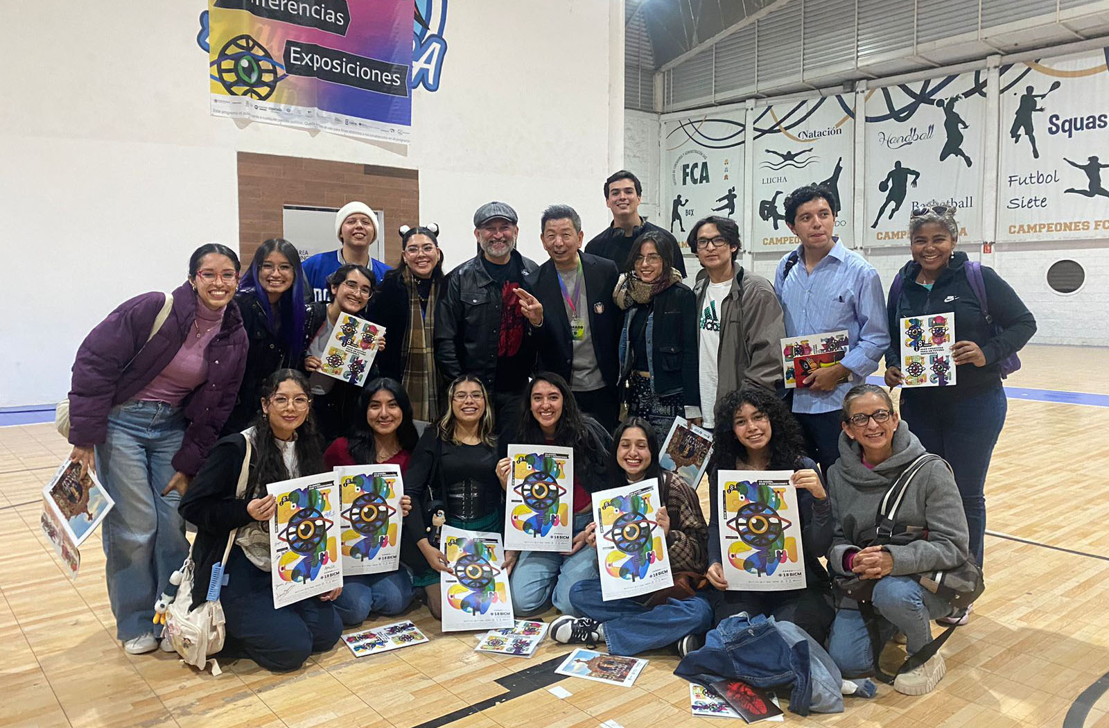13 / 19 - Estudiantes de Diseño Gráfico en el Encuentro Ecos Creativos de la Bienal