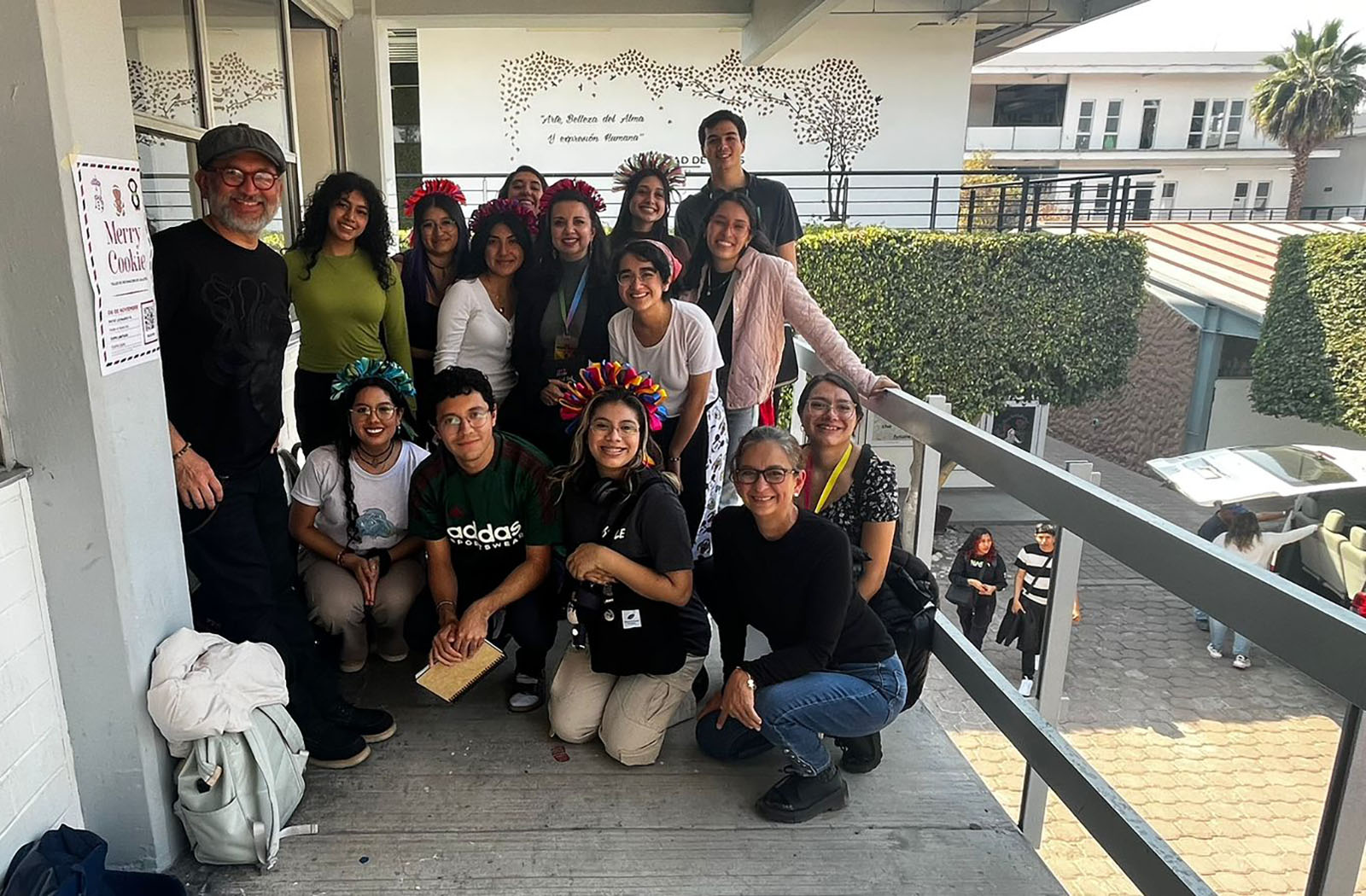 15 / 19 - Estudiantes de Diseño Gráfico en el Encuentro Ecos Creativos de la Bienal