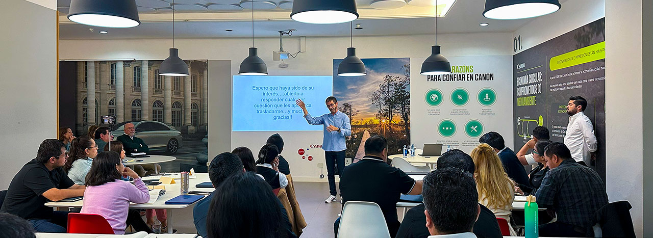 Estudiantes de Posgrado Concluyen Experiencia Única Enfocada al Sector Empresarial y Cultura en
