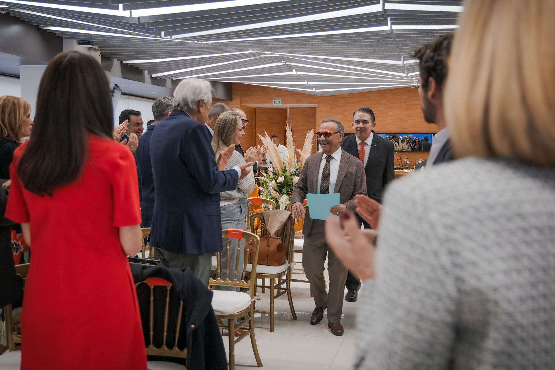 2 / 82 - Homenaje al Dr. Alfredo Chedraui Obeso, Presidente Fundador y Vitalicio de Nuestra