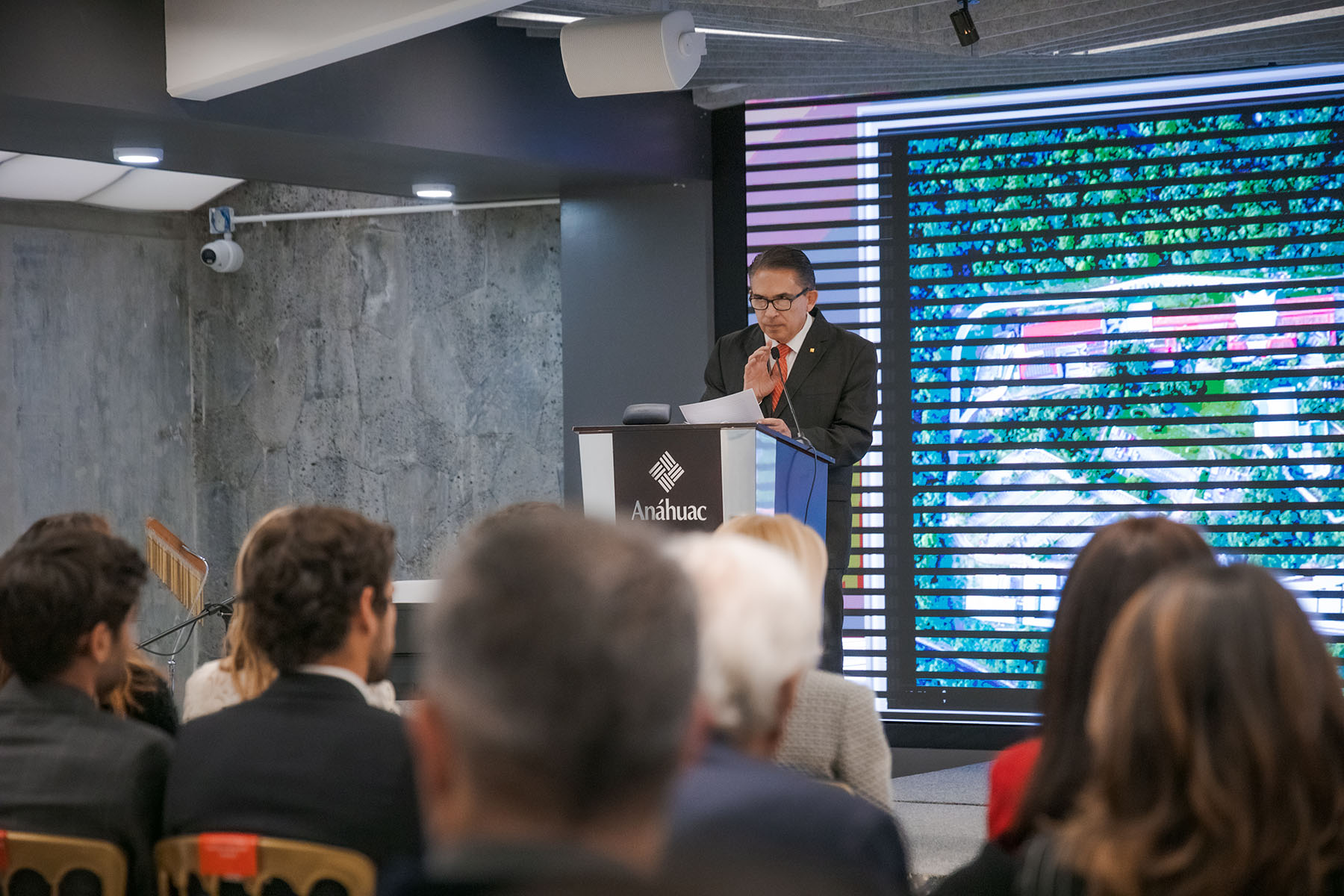 4 / 82 - Homenaje al Dr. Alfredo Chedraui Obeso, Presidente Fundador y Vitalicio de Nuestra