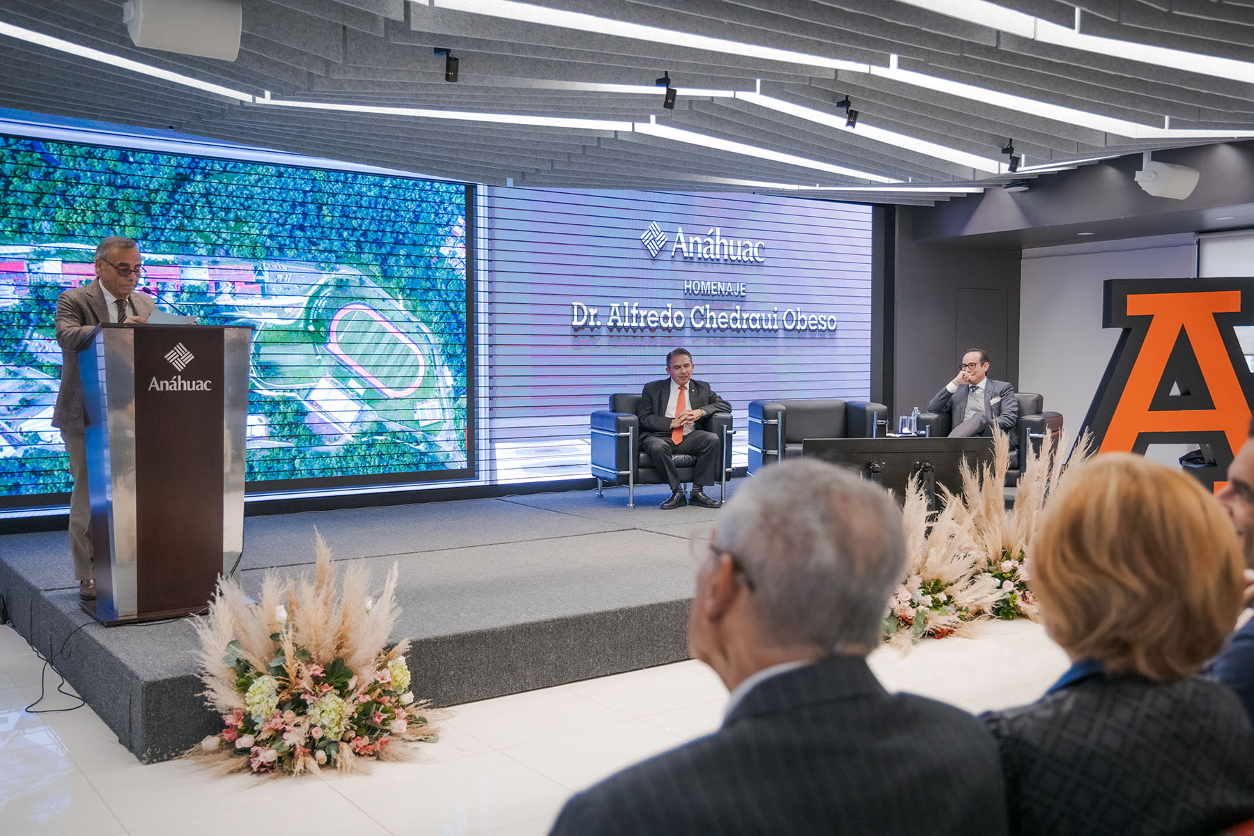 52 / 82 - Homenaje al Dr. Alfredo Chedraui Obeso, Presidente Fundador y Vitalicio de Nuestra