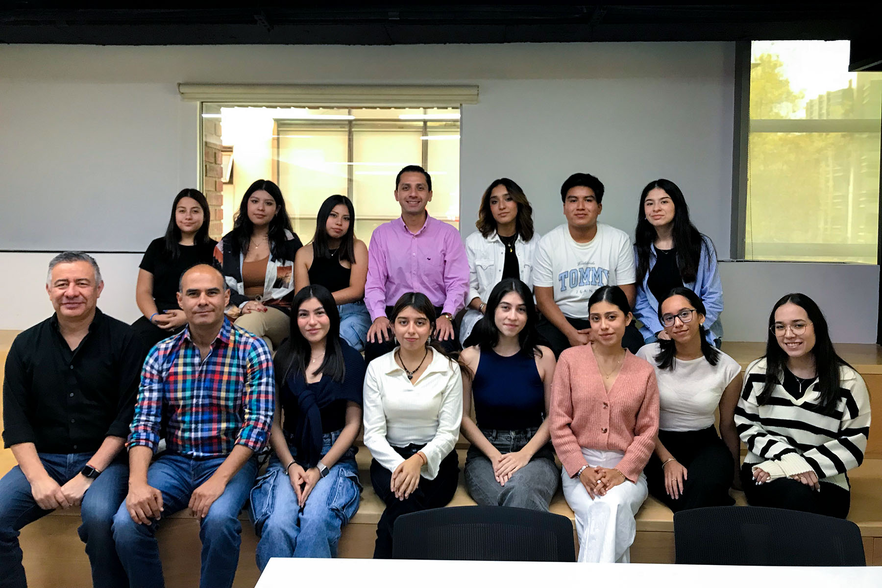 1 / 4 - Visita a IAB, Nielsen y Kantar por Estudiantes de Mercadotecnia Estratégica 1 / 4 - Visita a IAB, Nielsen y Kantar por Estudiantes de Mercadotecnia Estratégica