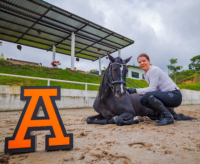 De la Mercadotecnia al Liderazgo Ecuestre: Una Historia de Inspiración y Acción