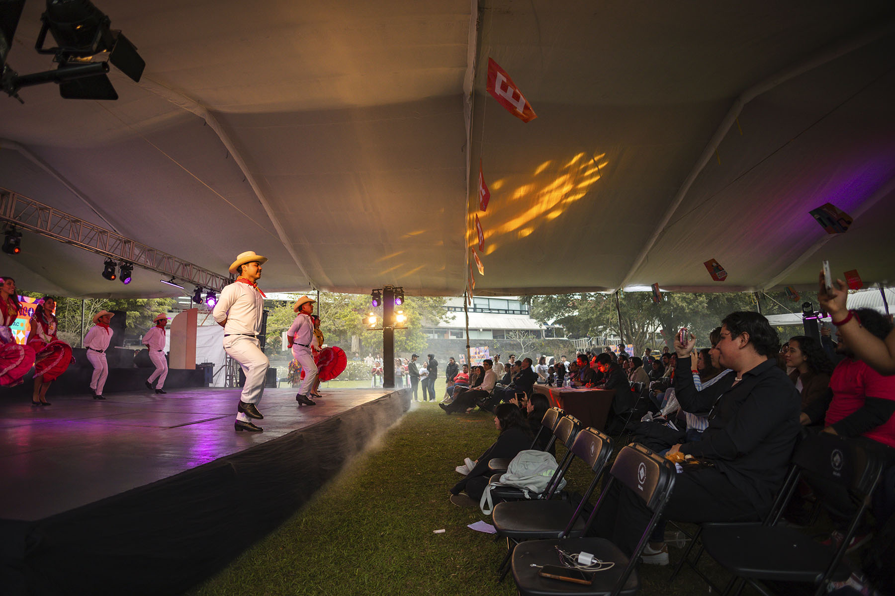 153 / 170 - Encuentro Artístico de la Red Anáhuac 2025: Concurso 153 / 170 - Encuentro Artístico de la Red Anáhuac 2025: Concurso