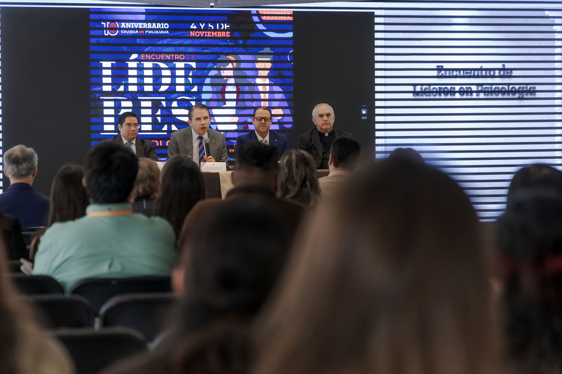 6 / 50 - Celebrando los Primeros Diez Años de la Escuela de Psicología