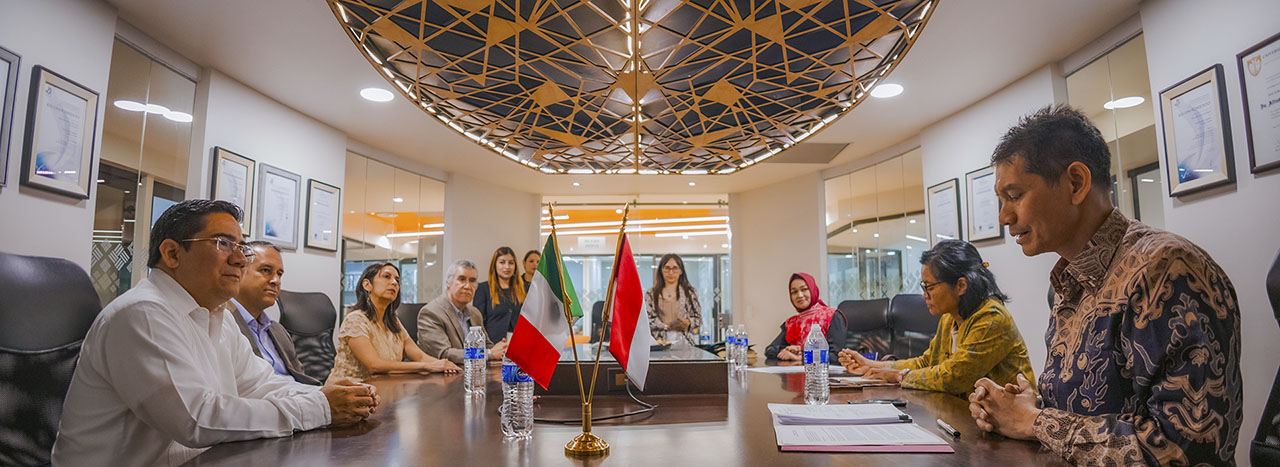 Visita de la Embajada de Indonesia