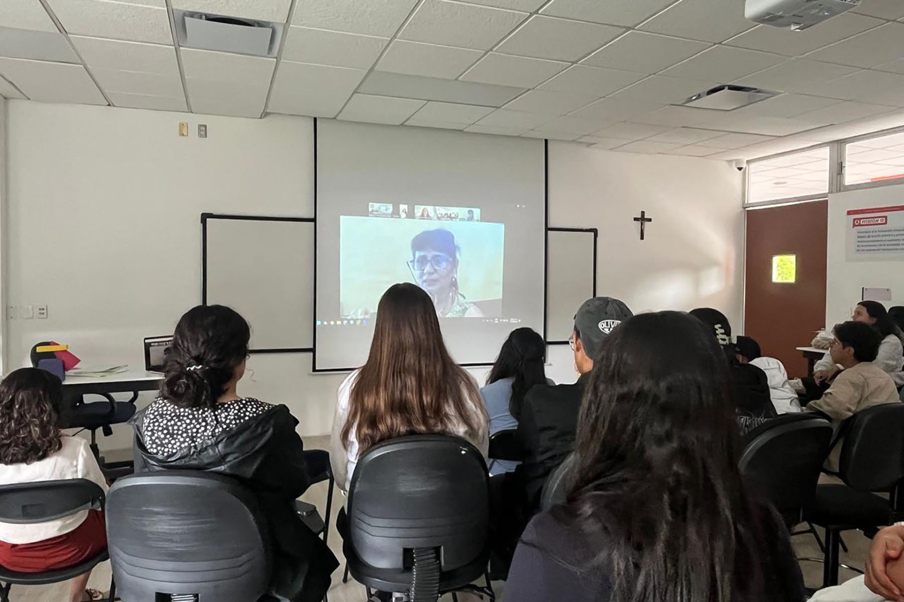 5 / 7 - Inspiración: Charla Entre Estudiantes y Consejo Consultivo de Diseño 5 / 7 - Inspiración: Charla Entre Estudiantes y Consejo Consultivo de Diseño