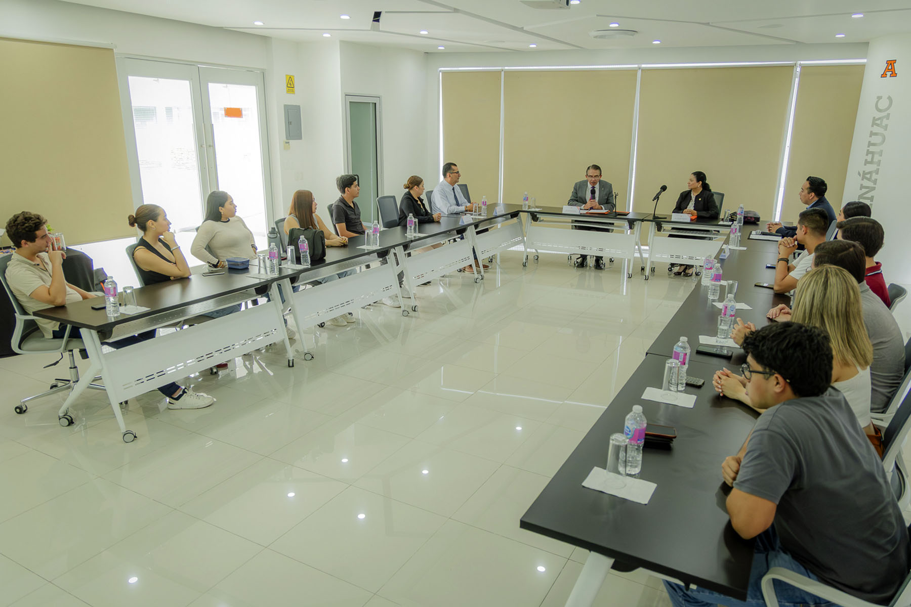 3 / 16 - Firma de Convenio con la Correduría Pública 16 de Córdoba 3 / 16 - Firma de Convenio con la Correduría Pública 16 de Córdoba