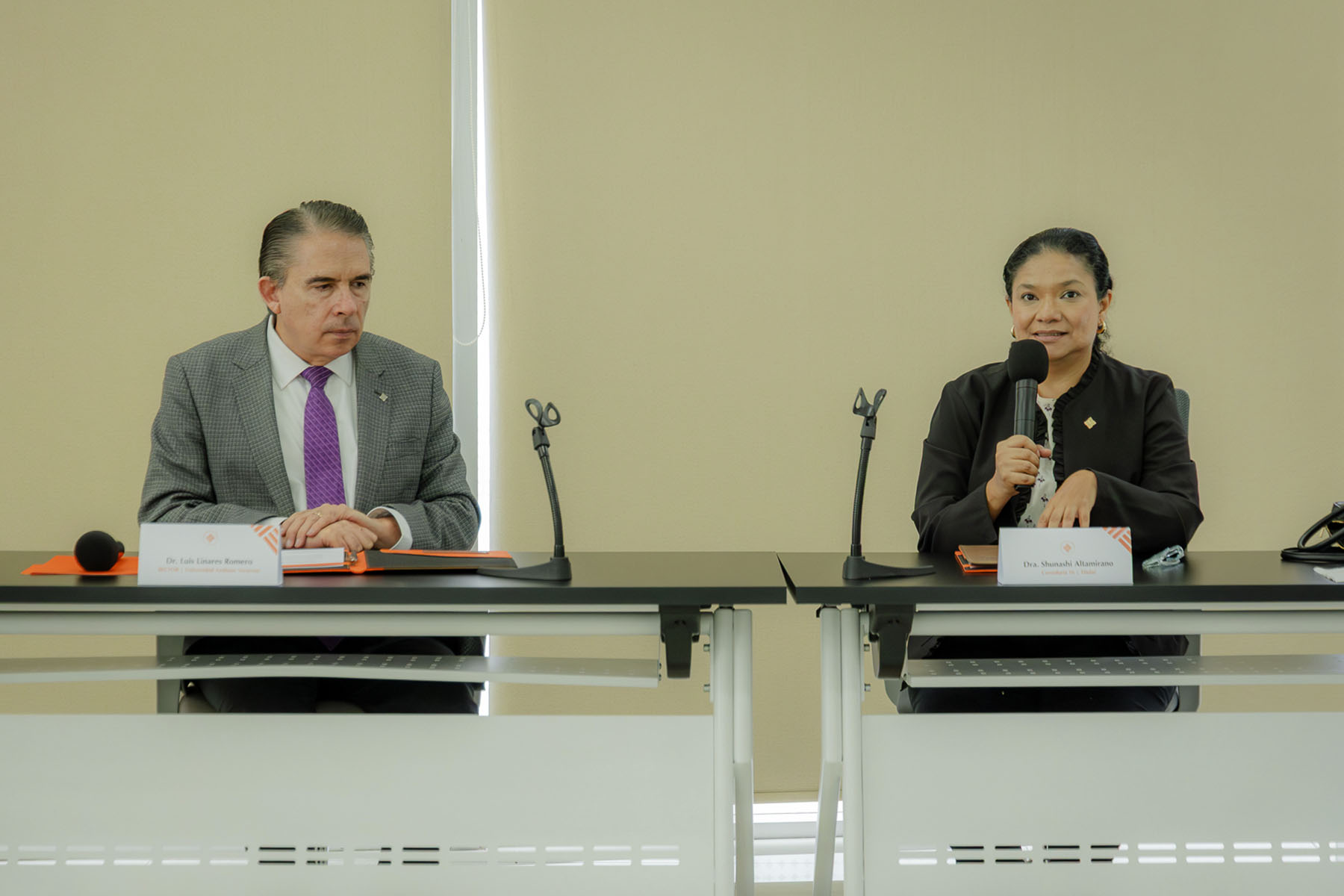 4 / 16 - Firma de Convenio con la Correduría Pública 16 de Córdoba 4 / 16 - Firma de Convenio con la Correduría Pública 16 de Córdoba