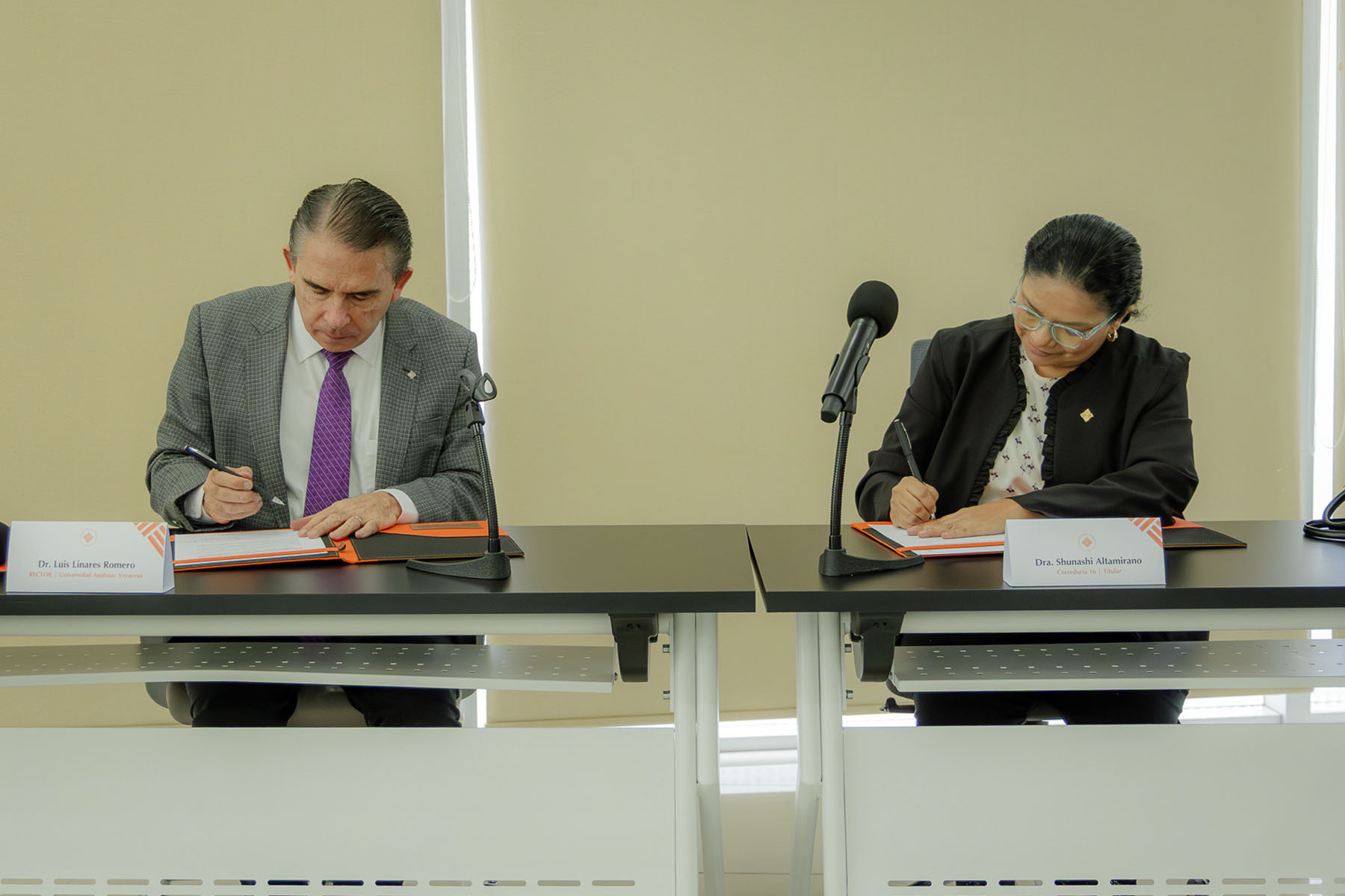 8 / 16 - Firma de Convenio con la Correduría Pública 16 de Córdoba 8 / 16 - Firma de Convenio con la Correduría Pública 16 de Córdoba