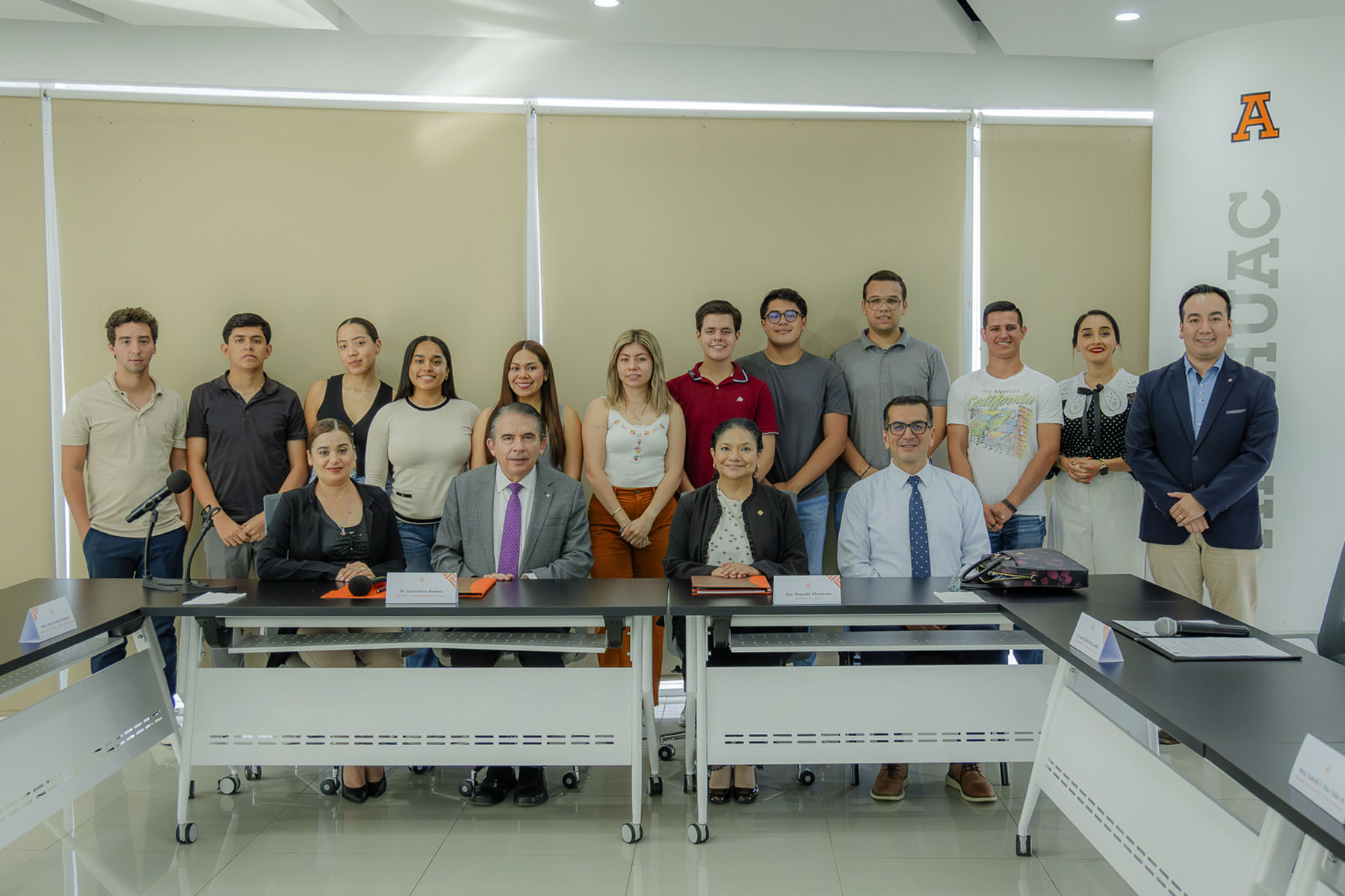 13 / 16 - Firma de Convenio con la Correduría Pública 16 de Córdoba 13 / 16 - Firma de Convenio con la Correduría Pública 16 de Córdoba