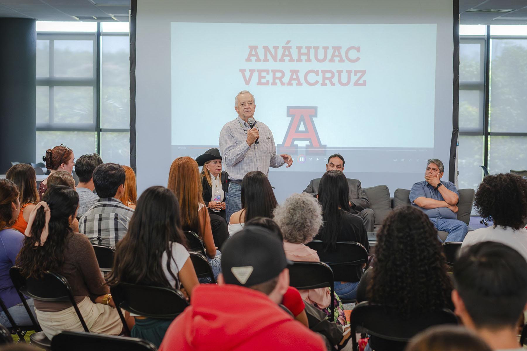 18 / 45 - Foro: Momentos que Definen una Trayectoria 18 / 45 - Foro: Momentos que Definen una Trayectoria