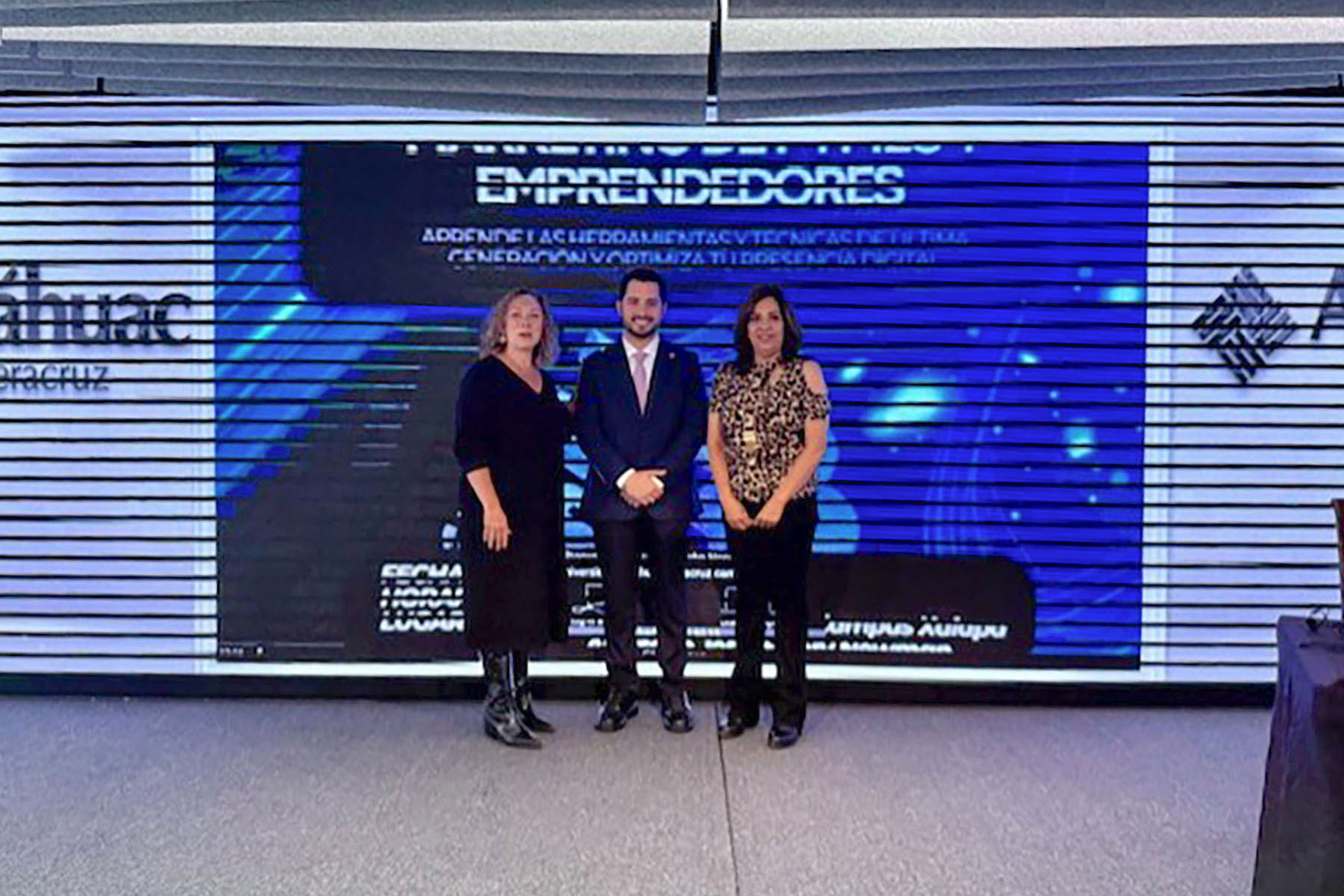 6 / 6 - Inteligencia Artificial Generativa: Potencializando el Marketing de PYMES y Emprendedores 6 / 6 - Inteligencia Artificial Generativa: Potencializando el Marketing de PYMES y Emprendedores