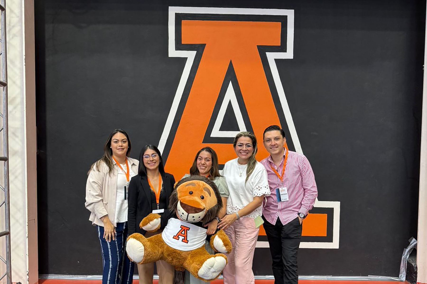 1 / 9 - 4.° Congreso de Terapia Física y Rehabilitación: Ciencia, Tecnología y Movimiento 1 / 9 - 4.° Congreso de Terapia Física y Rehabilitación: Ciencia, Tecnología y Movimiento