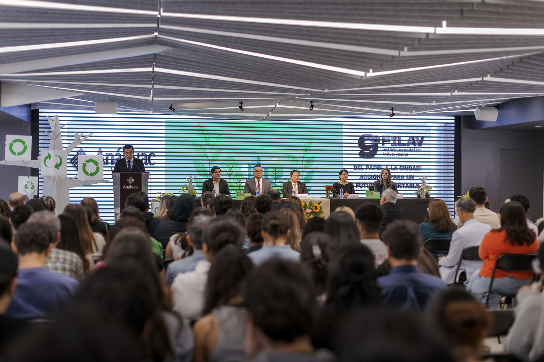 2 / 12 - 9.ª Feria Internacional del Libro Anáhuac Veracruz (FILAV) 2 / 12 - 9.ª Feria Internacional del Libro Anáhuac Veracruz (FILAV)